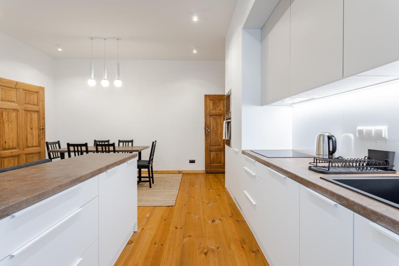 Two Bedroom Very Berry Apartment In Poznan With Desk By Noclegi Renters Eksteriør bilde