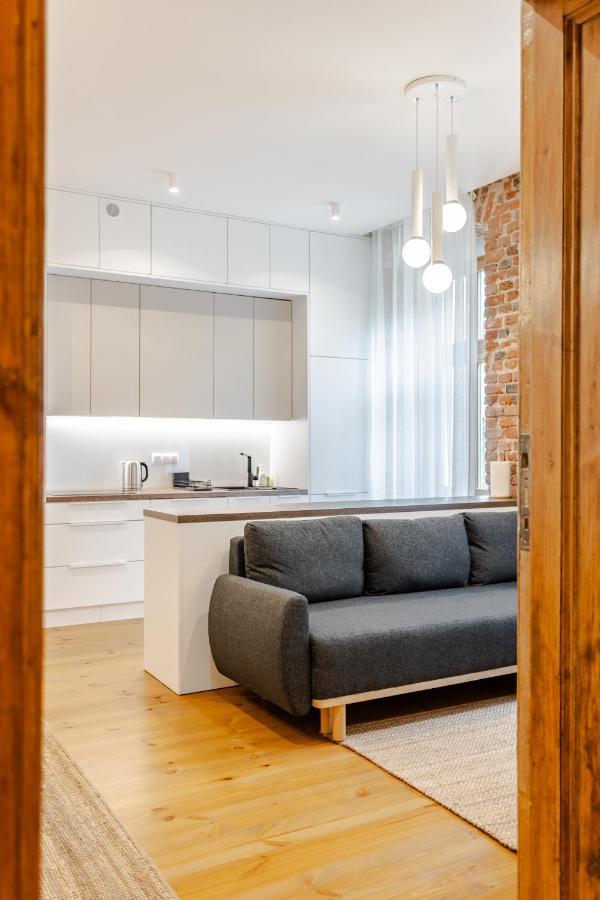 Two Bedroom Very Berry Apartment In Poznan With Desk By Noclegi Renters Eksteriør bilde